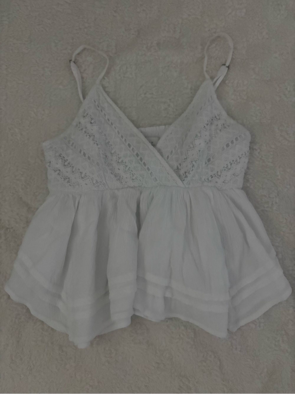 Hollister White Crochet V-Neck Camisole - Picture 2 of 3